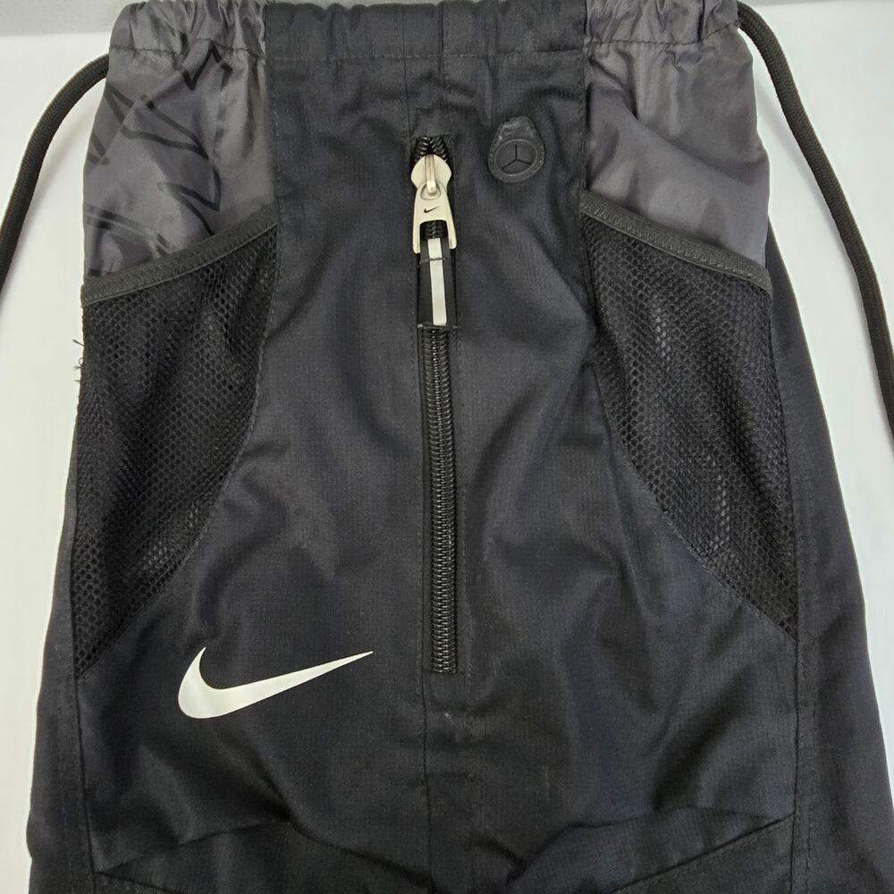 Nike Drawstring Lightweight Black/Gray Backpack Front Zip Pocket 2 Mesh Pockets - Picture 2 of 10